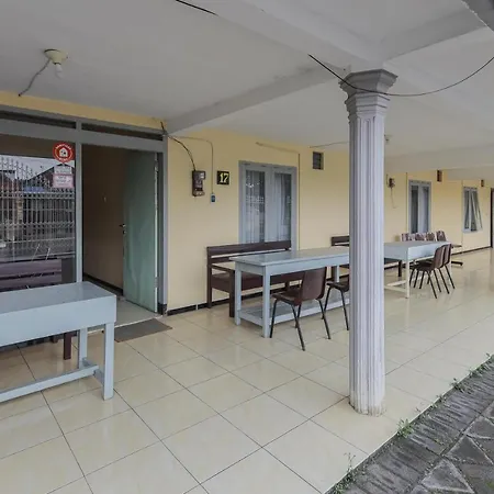 Reddoorz At Cbr Residence Blimbing-2