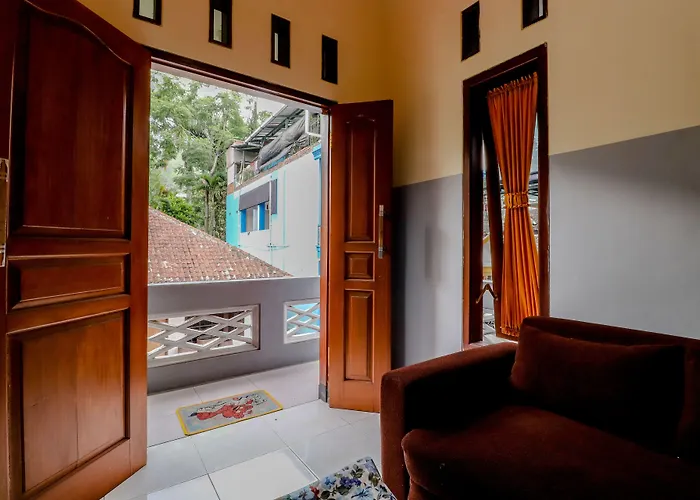 Villa Rose Malang